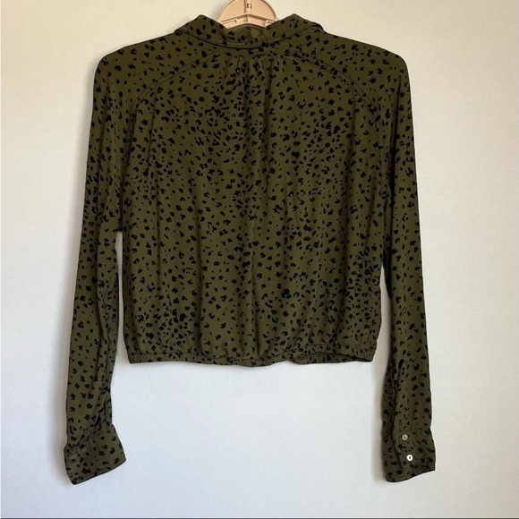 Free People Blouse Sz M Wishing Well Olive Green Spotted Animal Print Cropped - Picture 3 of 11